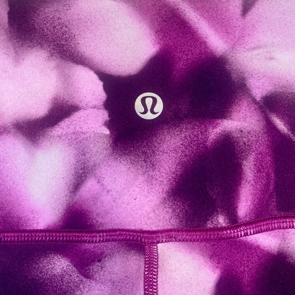 Lululemon Wunder Under Crop (Hi-Rise) 21" in Blush Blossom Size 6. - Picture 8 of 14